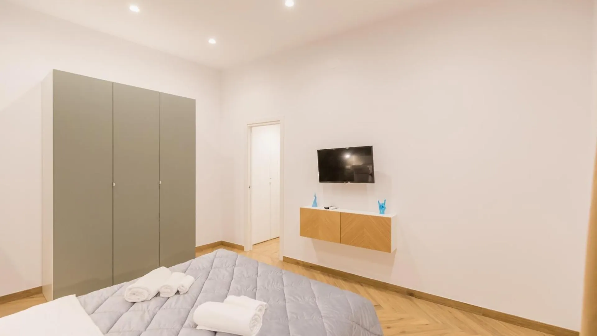 Dado Apartment Naples 0*,  Italy